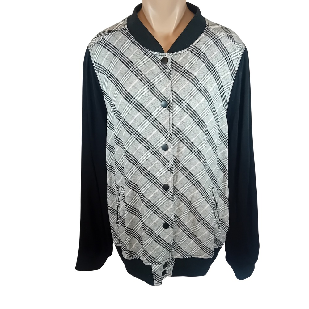 Torrid Plus Light Bomber Jacket Snap Buttons Plaid Preppy Business Casual 2 READ